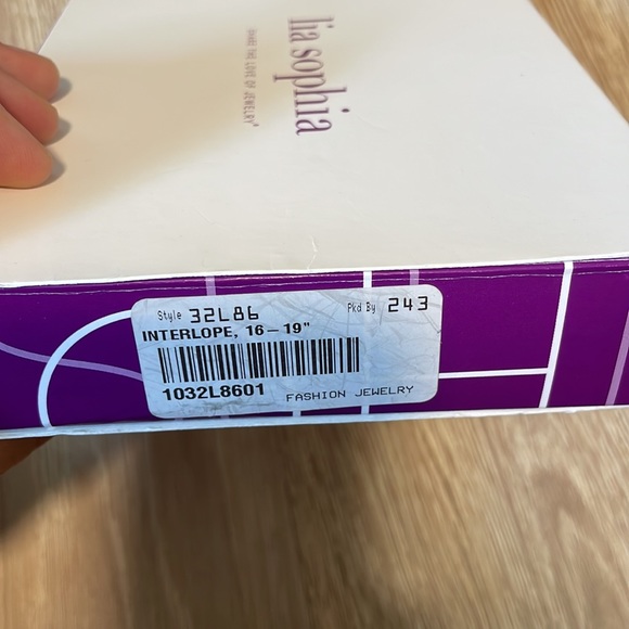 Infinity interlope necklace - Picture 3 of 3